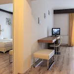 Hotel Tyrol-Alpenhof Otel 3*