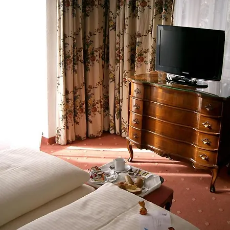 Hotel Tyrol-Alpenhof Отель 3*