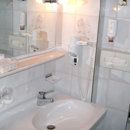 Hotel Tyrol-Alpenhof Зеефельд в Тироле