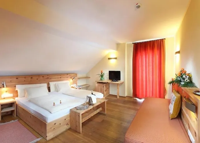 Hotel Tyrol-Alpenhof 3*