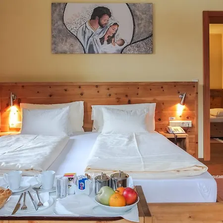 提洛尔-阿平霍夫酒店